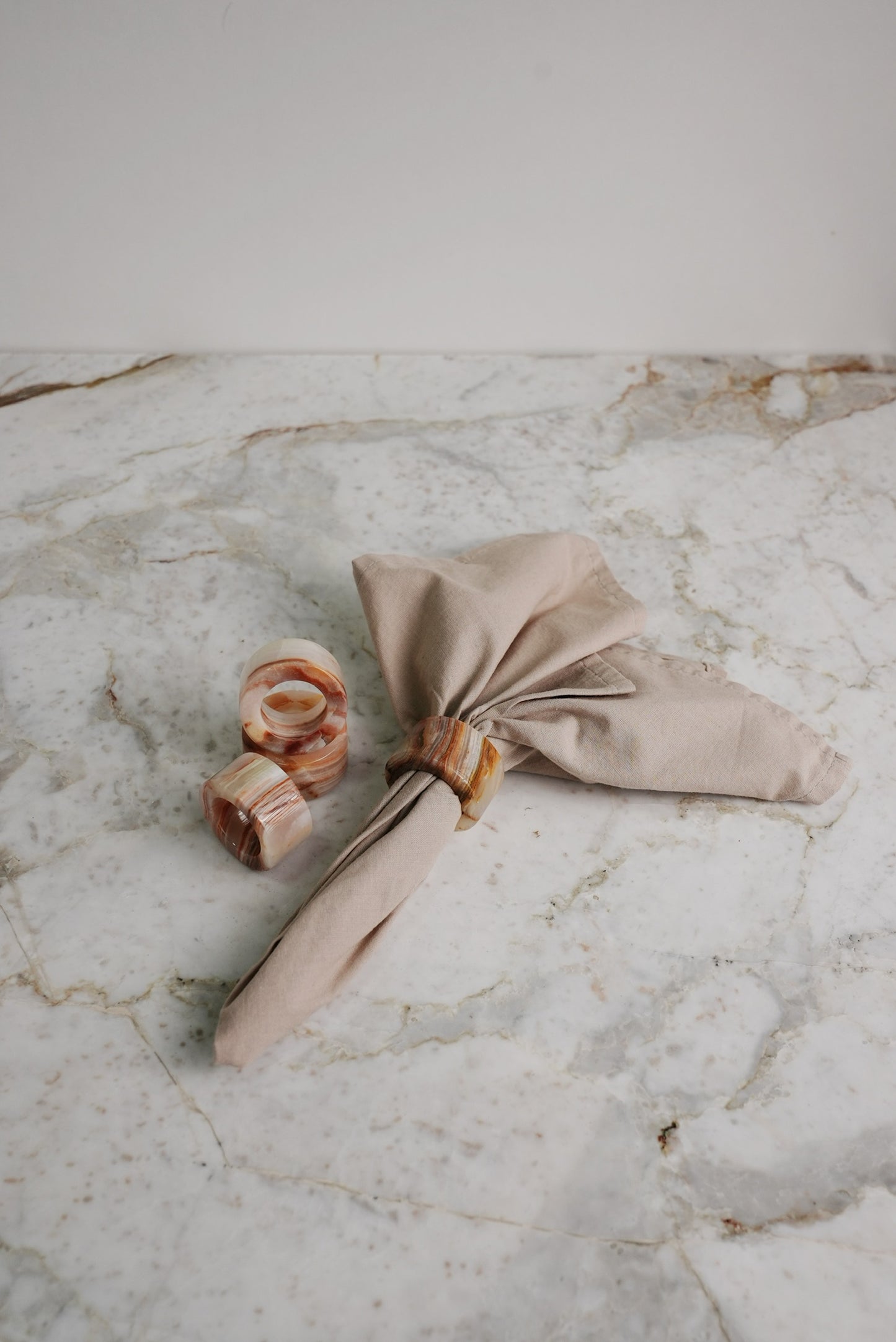 Onyx napkin holder