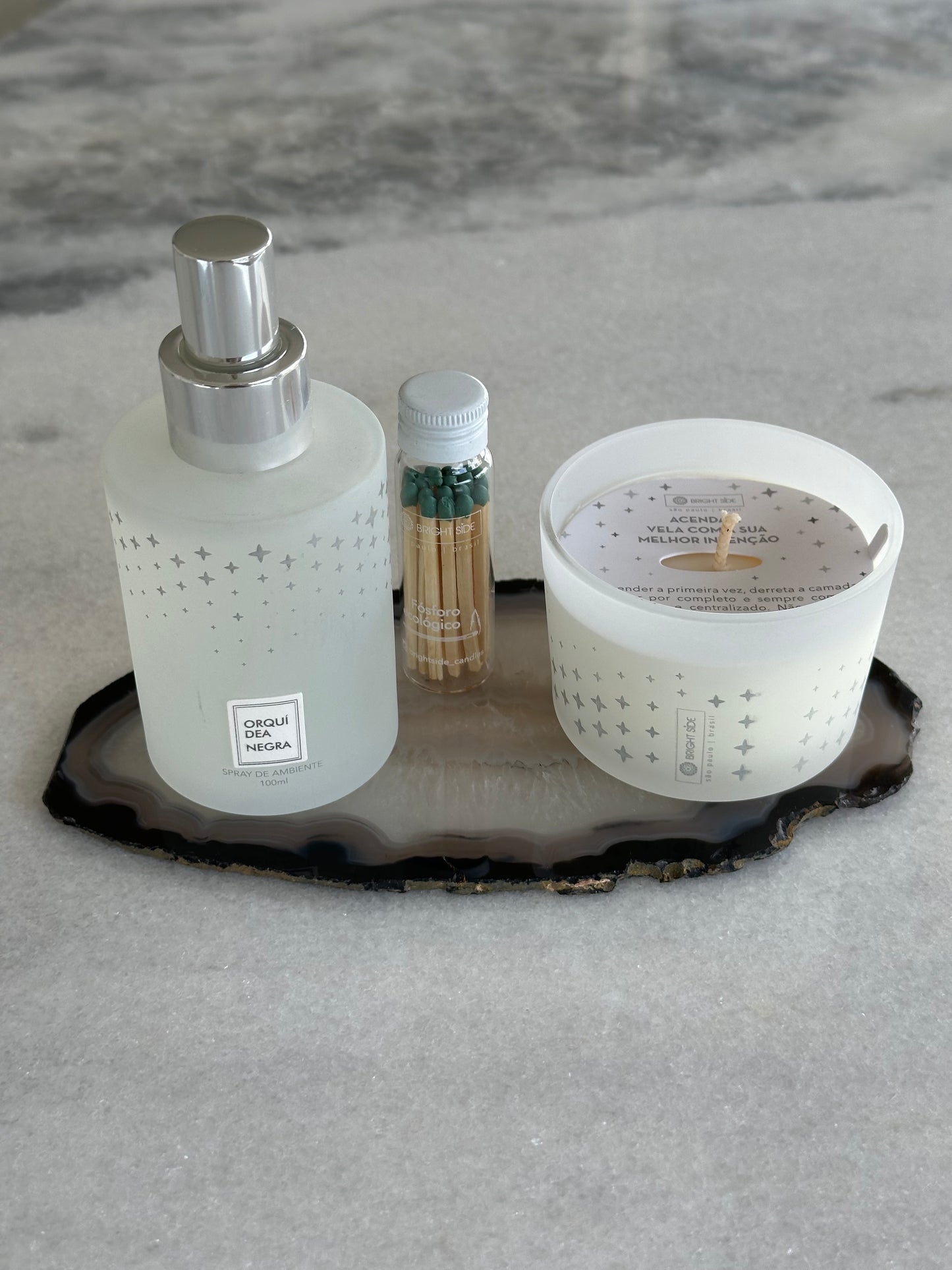 Conjunto Home Spray com Vela Aromática, Fósforos e Bandeja em Ágata Natural