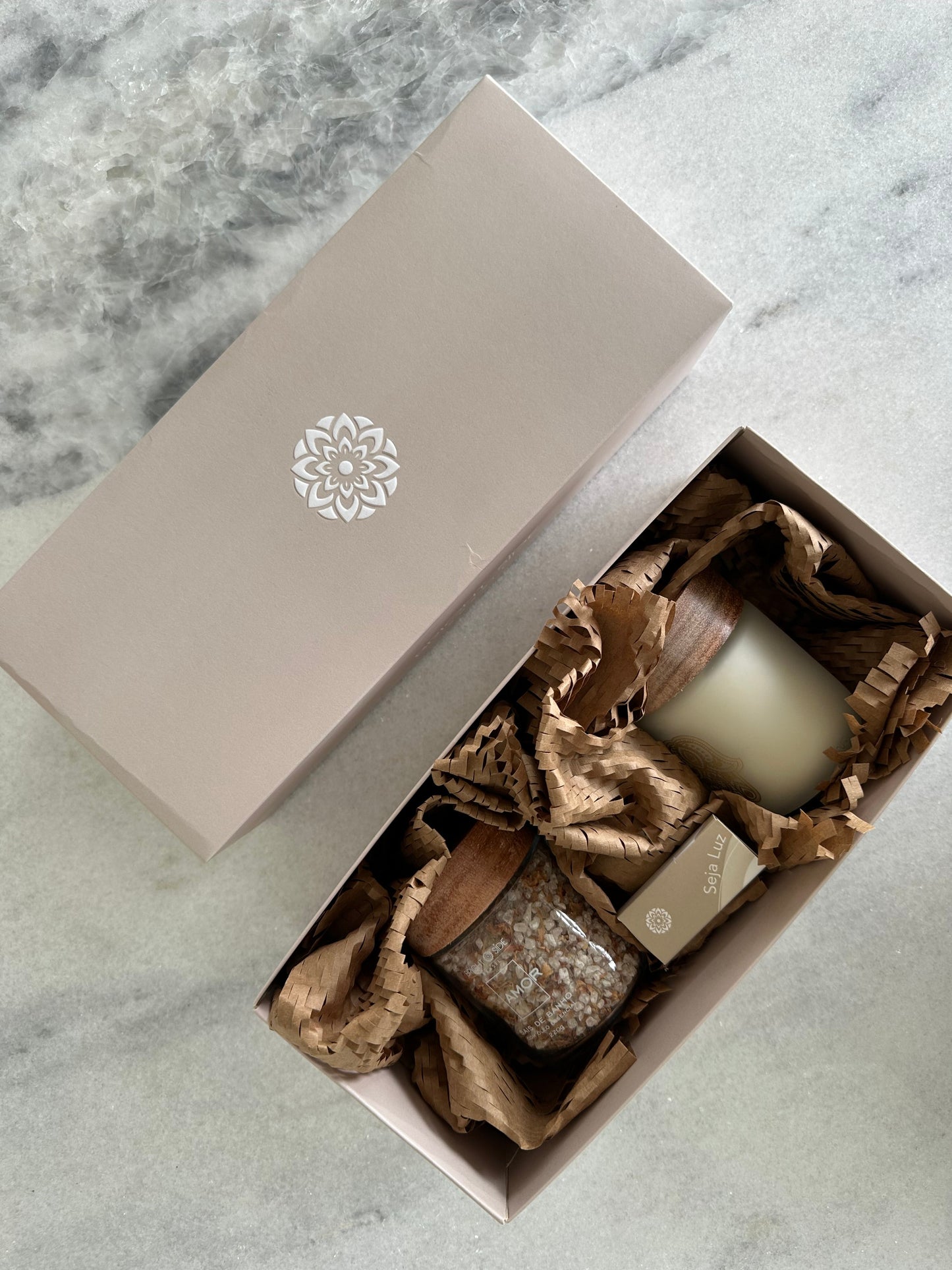 Sais de banho com vela aromática