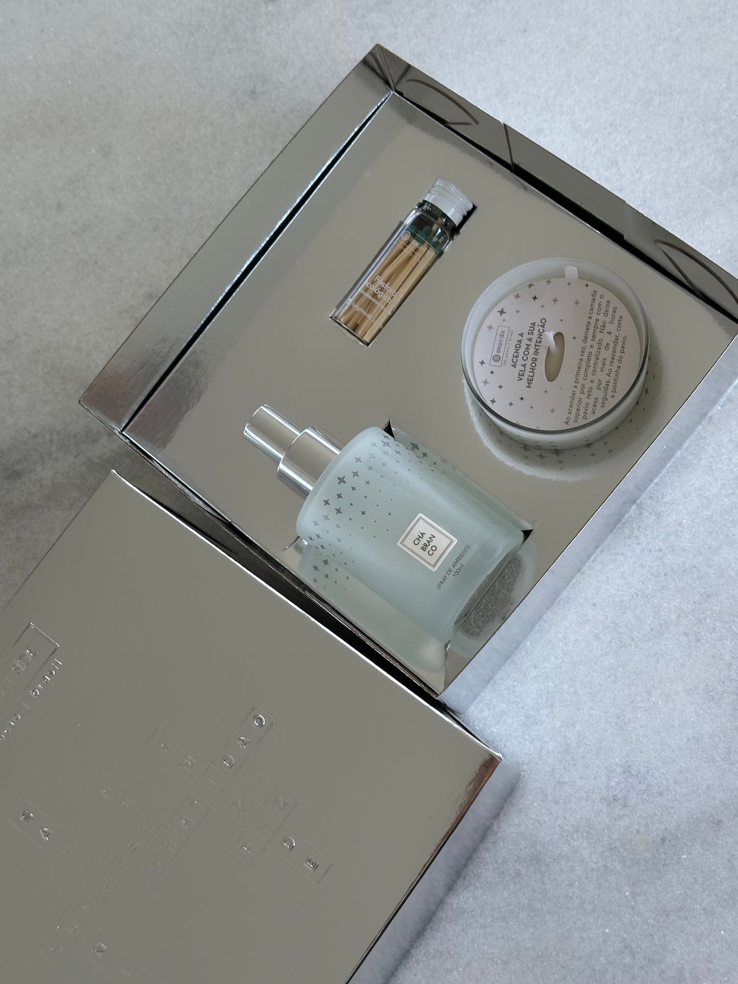 Conjunto Home Spray com Vela Aromática, Fósforos e Bandeja em Ágata Natural