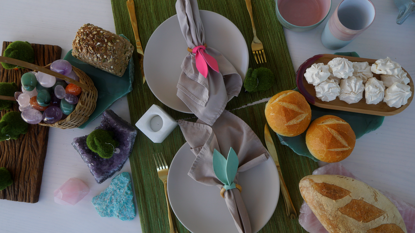 Anéis de porta guardanapos Páscoa em couro - jogo 6 peças